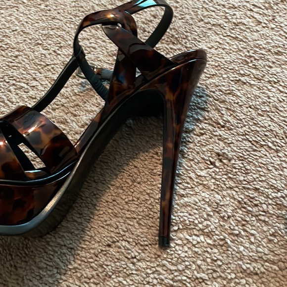 Saint Lauren tribute - Picture 8 of 8